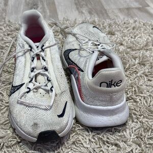 Women's nike flyknit shoes size 9